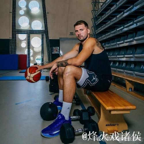 湖人险胜太阳116-114喜忧参半！詹姆斯+替补扛大旗，东契奇+斯玛特显短板